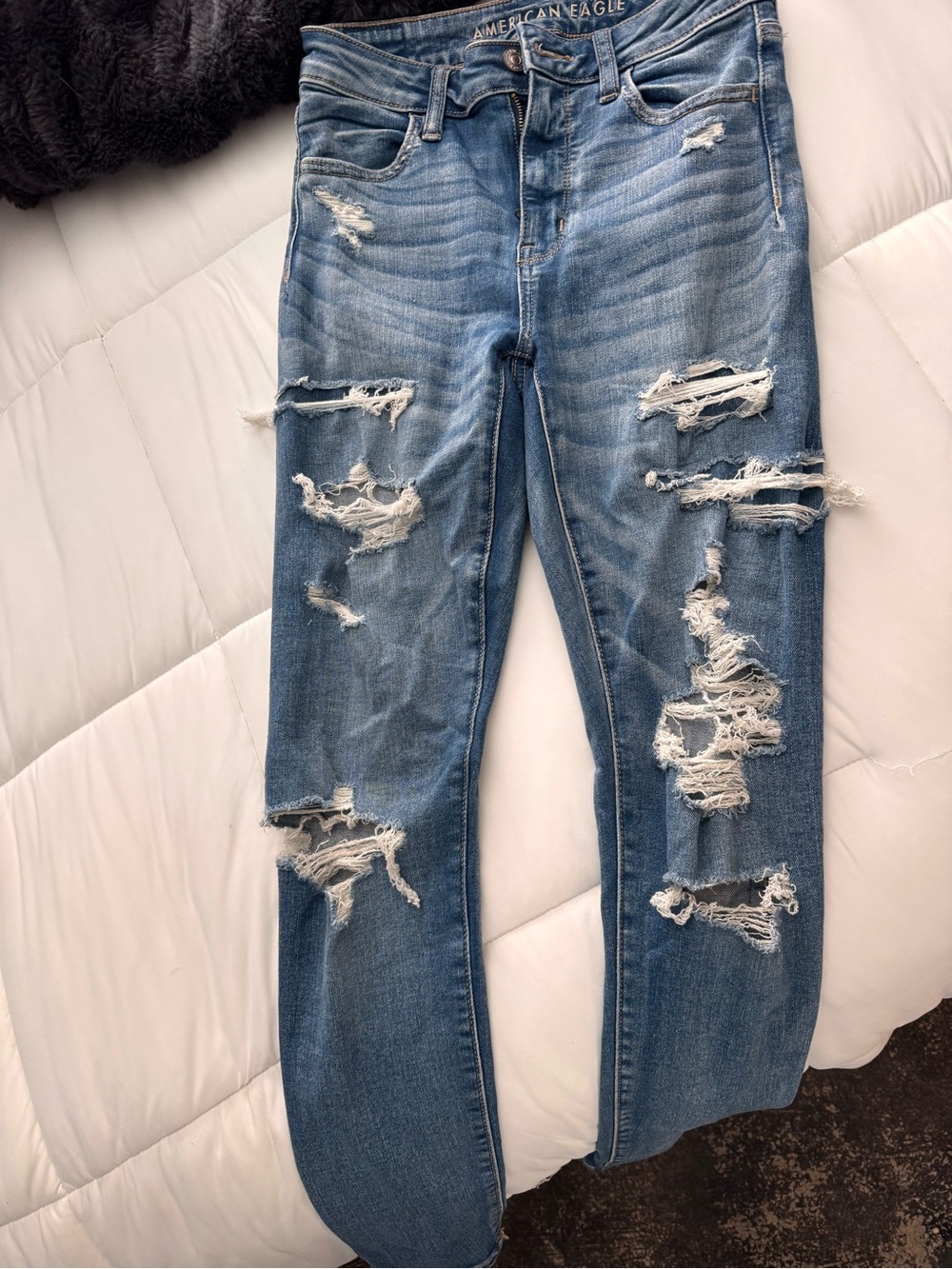 American Eagle Outfitters Medium Blue Ripped Skinny Jeans